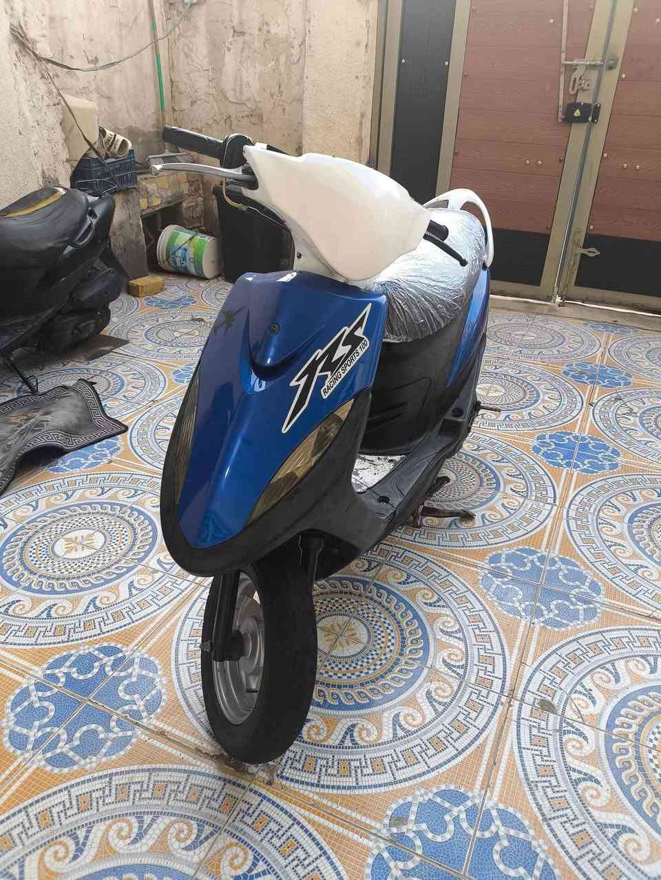 ماكس عدلهه ! للبيع 
مكينه 55 هاون 
كلچات عليهن ادامه 
بريكات فول
كهربائيات كلها شغاله 
سلف هندر
دراجه جاهزة للاخير 
اوراق للأستفسار اكثر اتصل ***********
السعر 725 وبيها مجال للشراي
