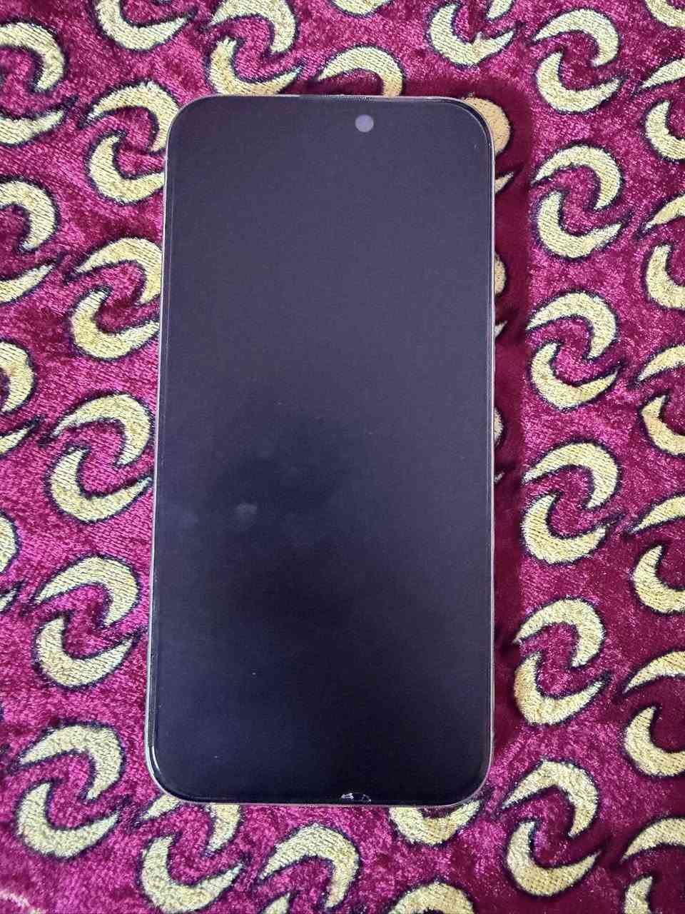 السلام عليكم
أيفون 15 برو ماكس 

ذاكرة 512 

بطارية 90 

دبل سمكارت 

الجهاز كلش نضيف السعر 1250 وبي مجال هذا رقمي ***********

مكانيّ البلديات
