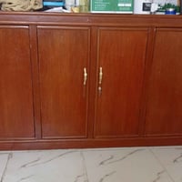 ميز نضد • ٦ بيبان • قفل