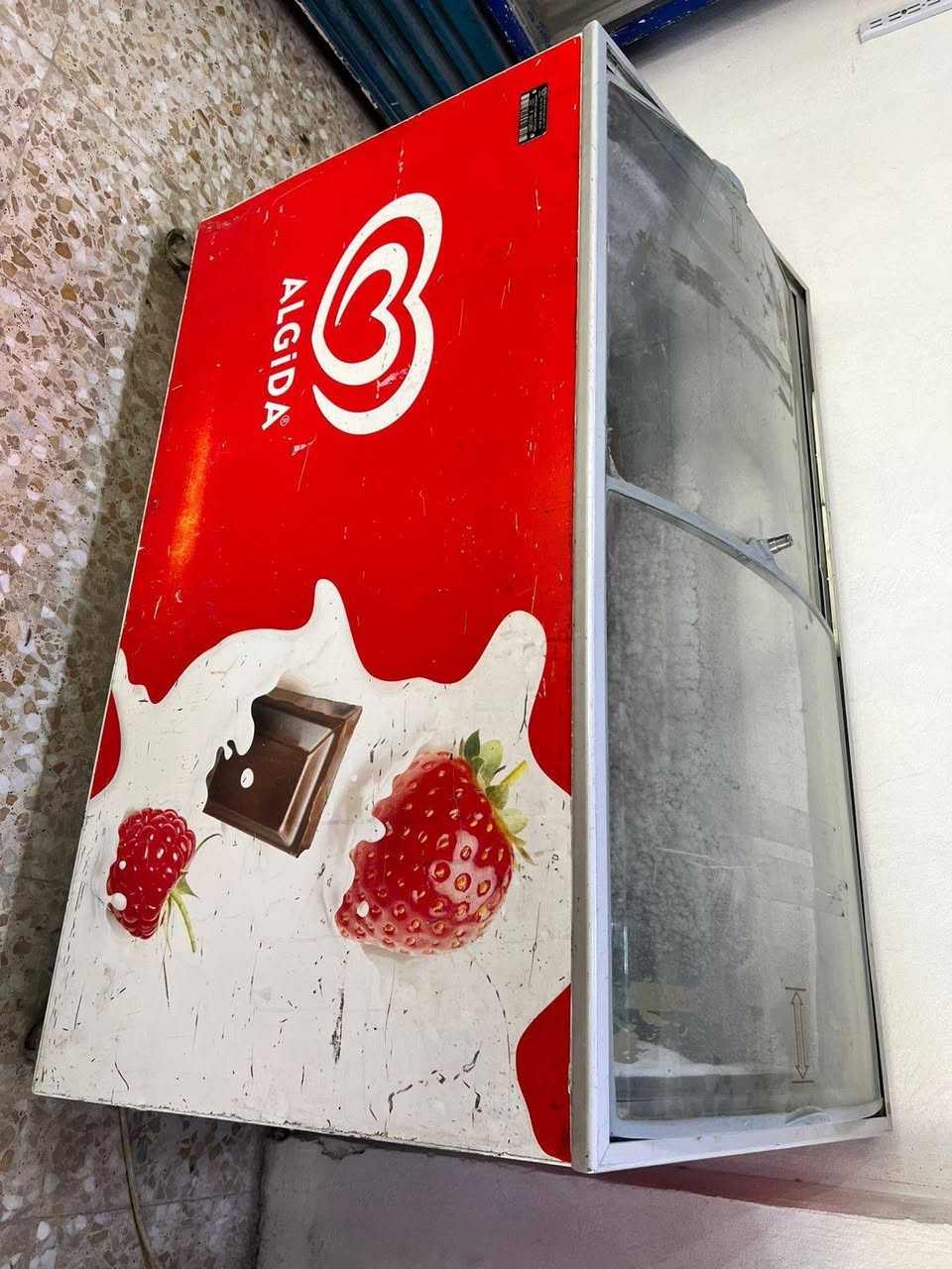 السلام عليكم
للبيع 
مجمده طرحية
السعر 250 
مكاني نجف كوفة
الهاتف/***********
