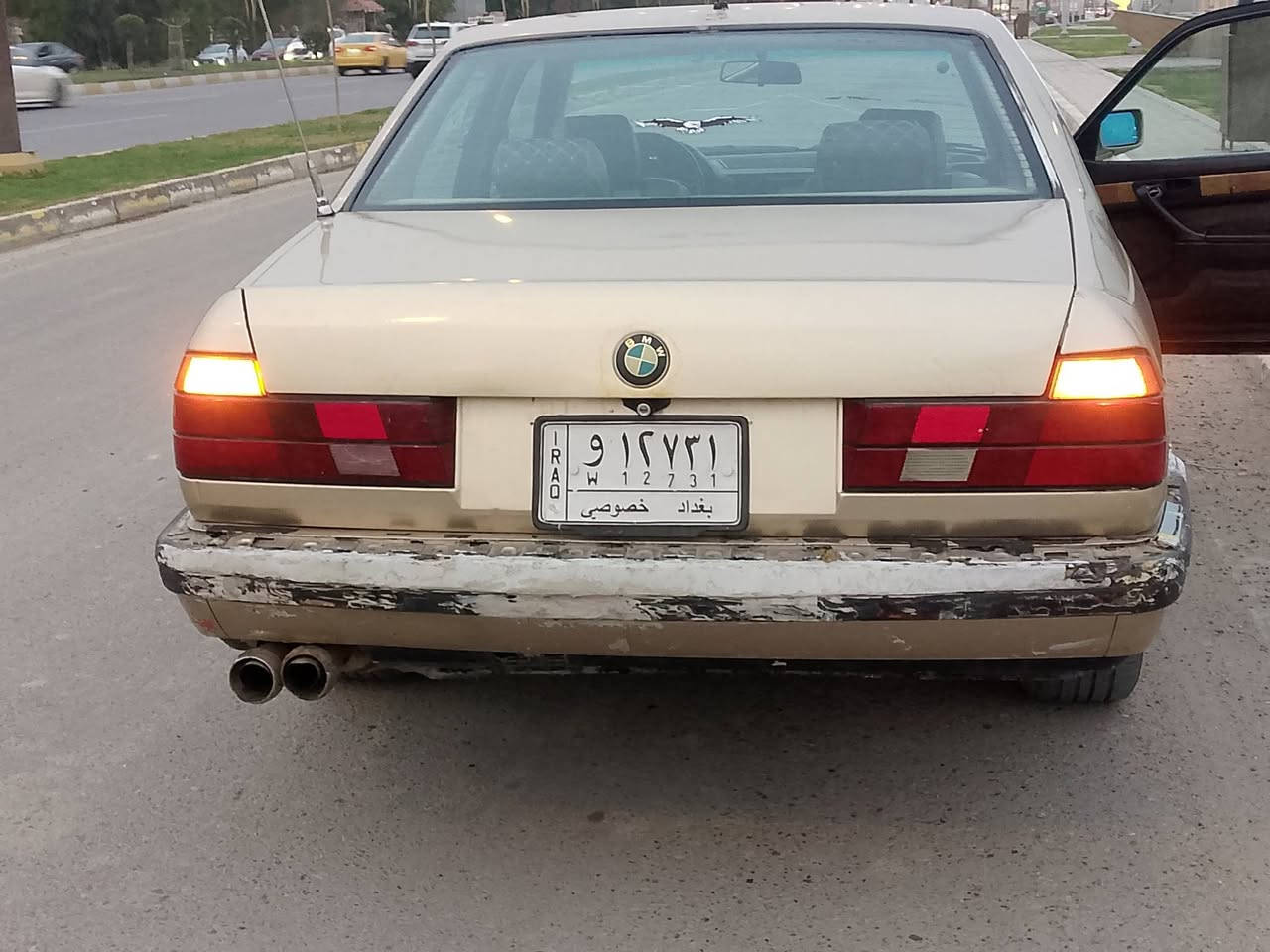 سلام عليكم بيم ٧٣٠  محرك ٣٥ كير وتماتيك رقم بغداد  تبريد فول موديل ٩٢  مكان سياره فلوجه سعر ٢٨. بيه مجال   رقمي. ‏‪***********‬‏
