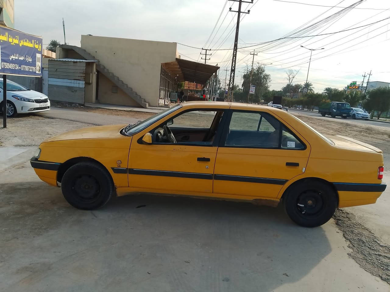 السلام عليكم بيجو للبيع موديل 2013 كير محرك مكفول السعر 35و بيهه مجال العنوان بغداد المدائن موبايل ***********
