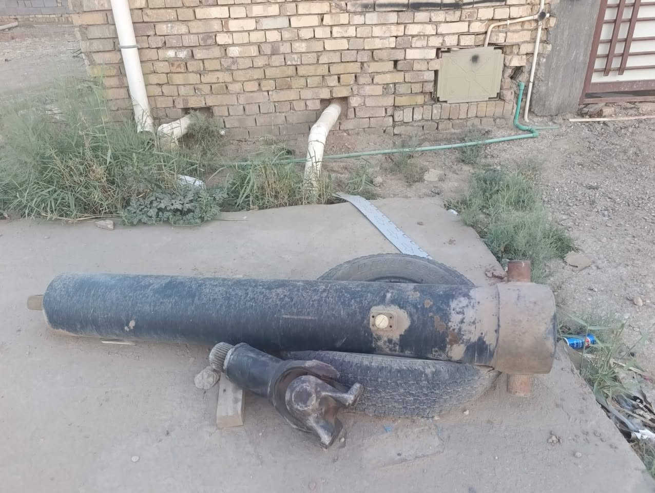 السلام عليكم ميكنه الالبي كصه ايطاليه جديده مكينه وكير وتفرعاته كامله جيب وشد مع جك بدي 3 اكسل للبيع مكاني ذي قار قلعه سكر ***********
