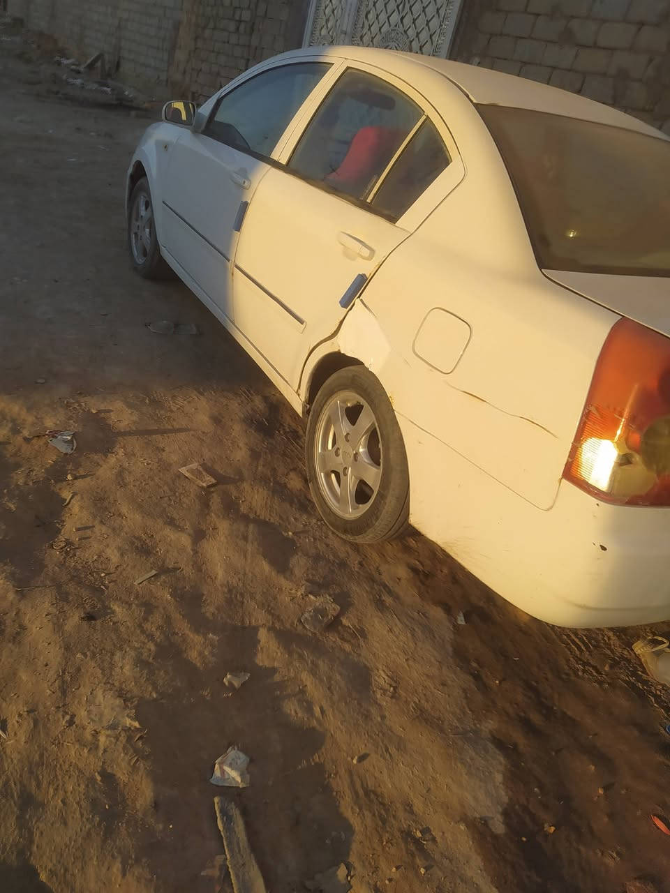 السلام عليكم للبيع اي فايف 2009رقم بابل مالكه يمي مكينه  تبخير  بيه مشط السياره شغاله وتمشي السعر 25وبيه مجال ارقم ***********
