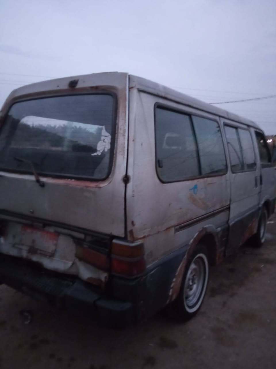 سلام عليكم 
كيا البيع سياره بيه بخار جاهزه كسن تخم تاير كير رقم بغداد احمر سعر 13 وبيه مجال ***********
