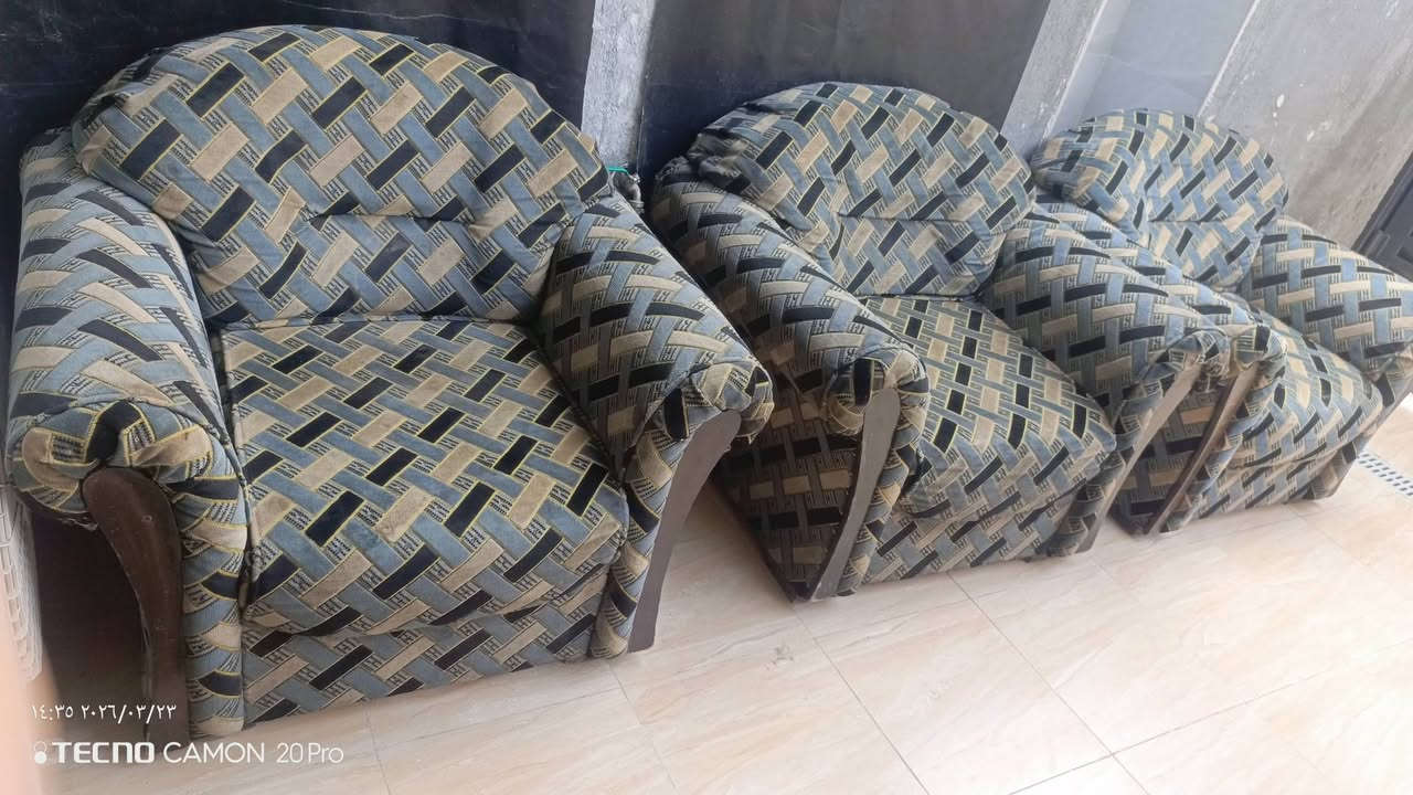 تخم 10 نفرات
قنفتين 3نفر و4كراسي نفر نظيف وثكيل السعر 75الف
حله قرب المحكمة الجديدة


**إذا كنت صاحب هذا الإعلان وتريد حذفه لأي سبب، رجاءا أرسل رسالة إلى الدعم الفني**