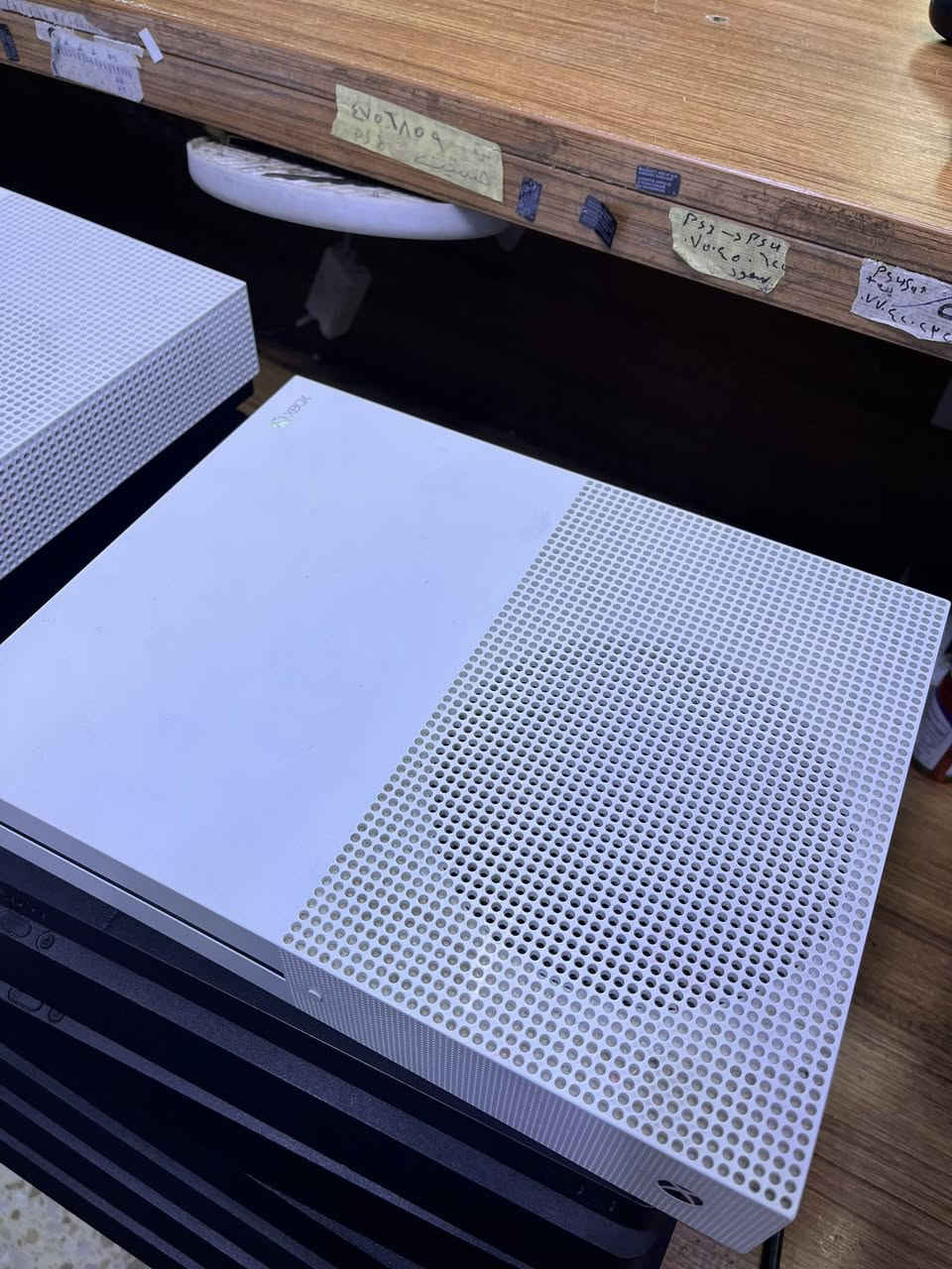 مرحبا اخوان بلي واكس ب اسعار نارية 🔥😍
1-بلي فور فات دبل جويستك 160 الف فقط 🔥 
2-بلي فور سلم نسخة سبايدرمان ب 220 فقط 🔥 
3- اكس بوكس ون اس كامل ب 120 الف فقط 🔥 
4- بلي فور فات مهكر دبل جويستك 200 الف فقط 🔥 
5- بلي فور برو دبل جويستك واحد تيرا 4k 315 الف فقط 🔥 
6-بلي فور سلم مهكر دبل جويستك 250الف فقط 🔥 
7- اكس بوكس ون اكس باندل 185 الف فقط النادر 🔥 
8- اكس بوكس ون فات 105 الف فقط 🔥 
***********
توصيل كل العراق موجود
ضمان بكل جهاز 15 يوم عدا الكسر
اخوان ماكو هيج اسعار وهيج قطع نادره إلا يمي وتدللون
