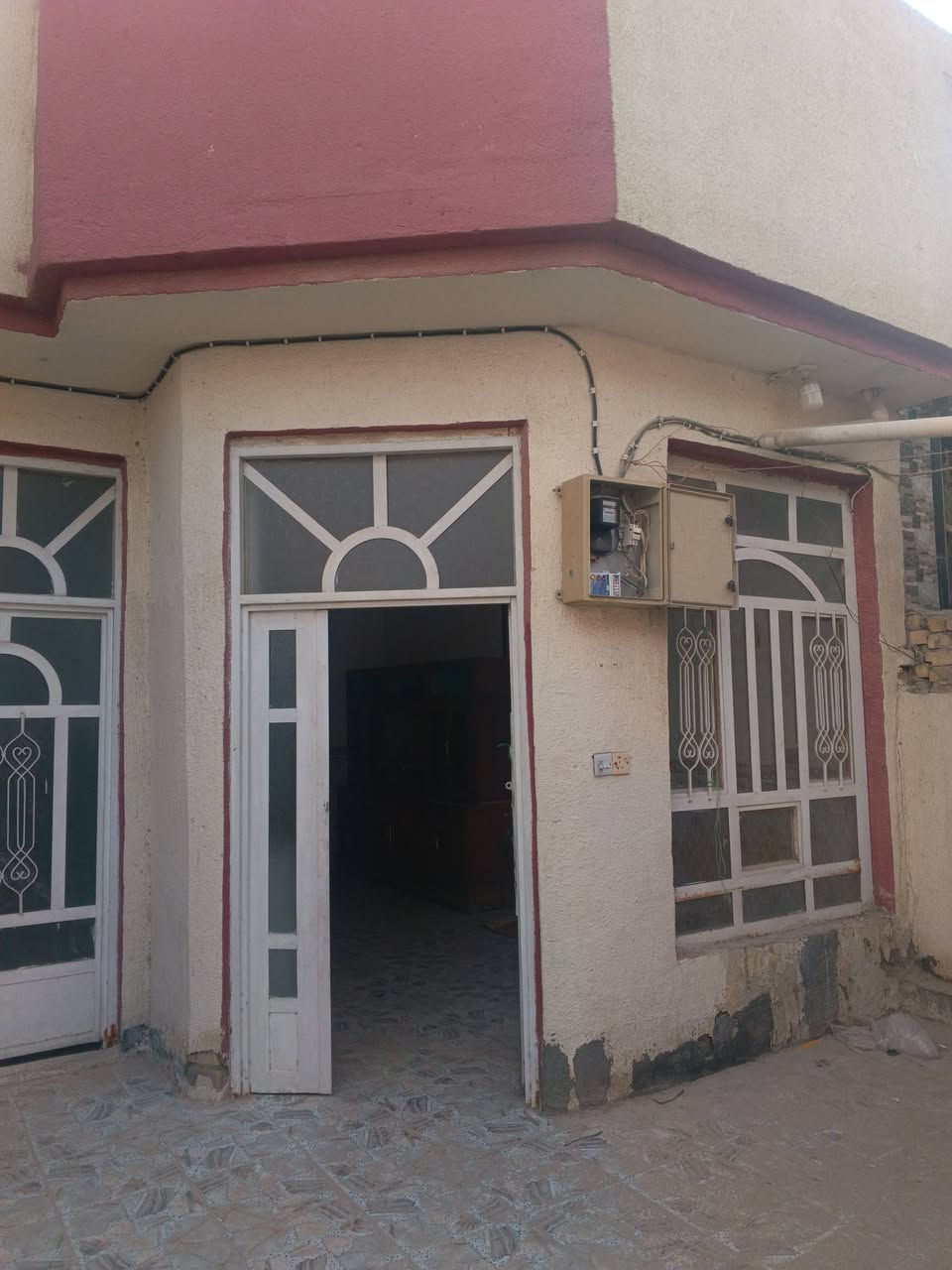 مشتمل للبيع طابو صرف بسمي المساحه ١٢٠متر ٢٠في٦طابق واحد غرفه نوم وحده صاله كلدور مطبخ صيحات داخليه و خارجيه العنوان شارع 80 حي العسكري وره مخبز مهند بساحه بظهر الحسينيه مسلم بن عقيل السعر ب١١٠مليون تسليم مباشر ***********
