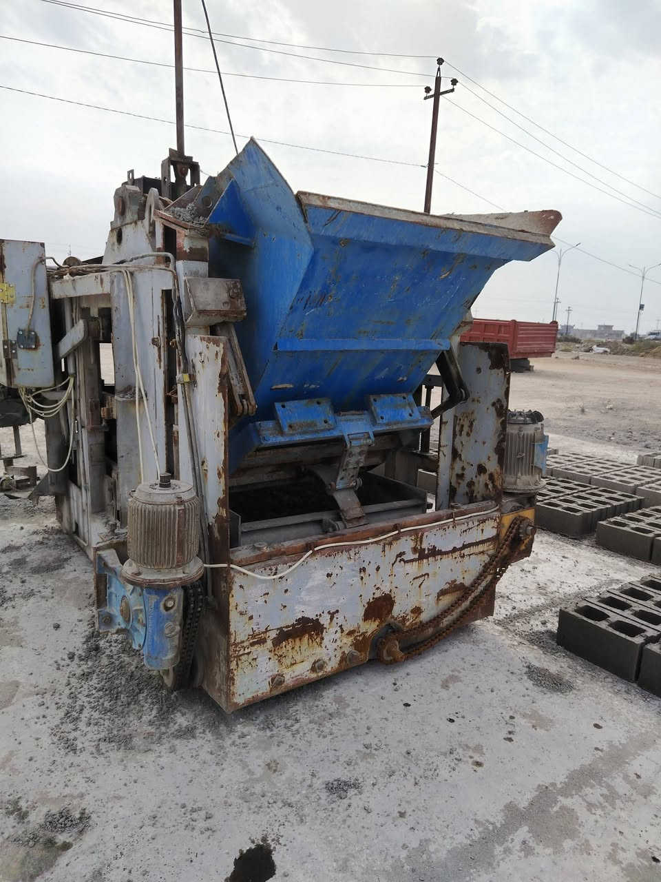 معمل بلوك للبيع خباطة هوبلر وكابسة ورافعة ***********
