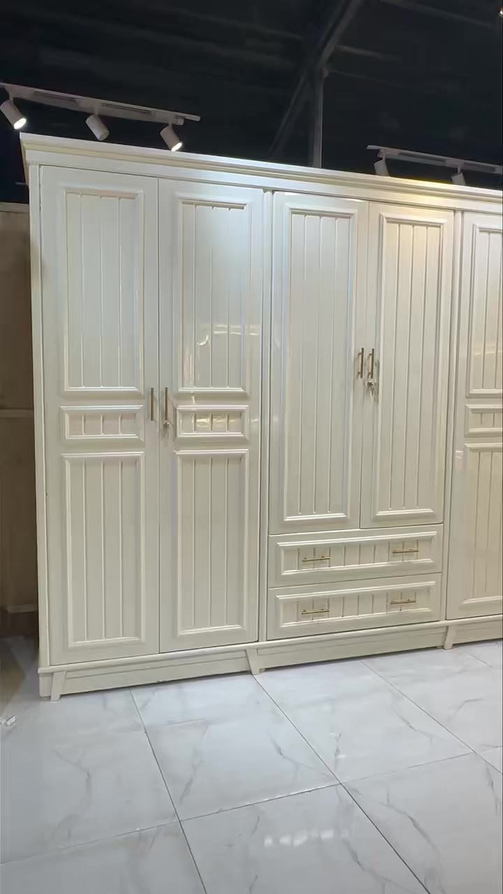 موديل مودرن 

بسعر خاص مليونين و500 شامل الشد ونقل 

متوفر الان تحفه فنيه نجاره وصبغ ✅

من انتاج زان بغداد للاثاث العراقي 

السعر مليونين ونص 

ضمن الدرجة الاولى 

وضمن الأصباغ البويه

غرفة ست ابواب طابقين ملحق 

تتكون من 11 قطعه

الوجه 10 ملم 

الداخل صاج طبيعي 4 ملم 

الضهر جرجوبه ضب براغي 

القاعده بلوك صاج 18 ملم 

ارتفاع الكنتور 250

عرض الكنتور 325

عرض زاوية الملابس 115

ضلع كامل الزاوية مع الكنتور 440

السعر 2500

زان بغداد للاثاث العراقي

خدمة استبدال الغرف بغرف جديده مع الاتفاق على الفرق 

خدمات مابعد البيع لمدة سنه مجانيه 

العنوان بغداد المعامل الحسينيه قرب مقبرة المسيح مجاور سوق الحسينية 

يوجد لدينا خدمة توصيل وشد الى جميع المحافظات العراق 
‭‬
***********
***********

***********
***********
