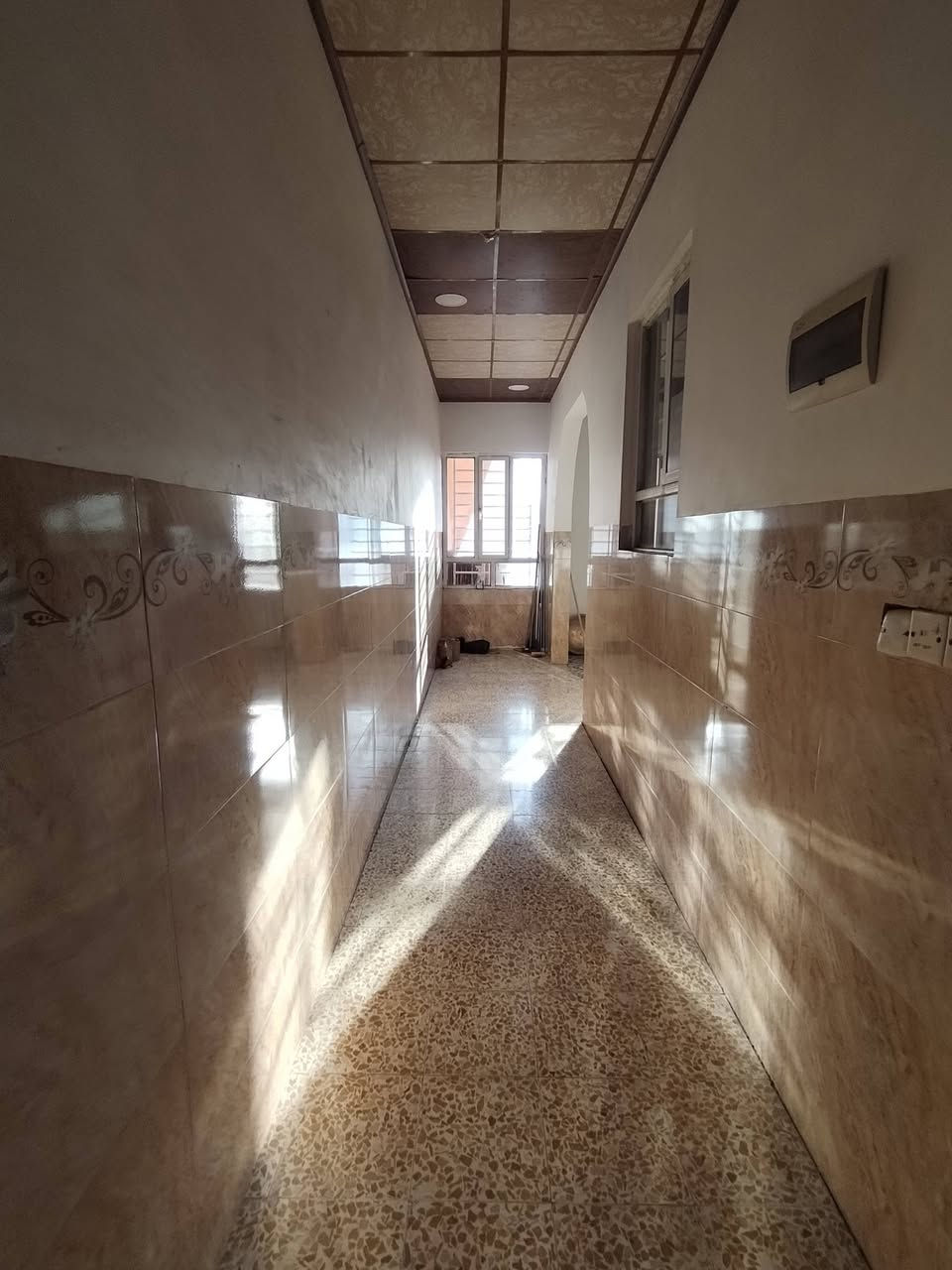 🔴 دار للبيع 🏘🔑🔑FOR SALE 

🔴الموقع👀 حي الأخاء الثانية قرب شارع اربيل

🔴 ملك صرف طابو الزهور

🔴مساحة الدار ( 150 ) متر

🔴الواجهة (6) متر

🔴 طابق ونص بناء 2019

🔴  يتكون من 3 نوم وهول واستقبال ومطبخ وصحيات.. 

🔴للأستفسار عن عروضنا العقارية المتميزة وأسعارها ⤵️مراجعة

          🎖تاج الملوك للعقار🎖
     

🔴العراق↔️الموصل↔️ حي الاخاء سايدين كنيسة تايتنك مقابل البسة الأصدقاء أو ألتواصل معنآ ⤵️على الارقام
☎️(***********) ابو حسن
☎️(***********) ابو حسن
☎️(***********) ابو عماد 
☎️(***********) ابو عماد

