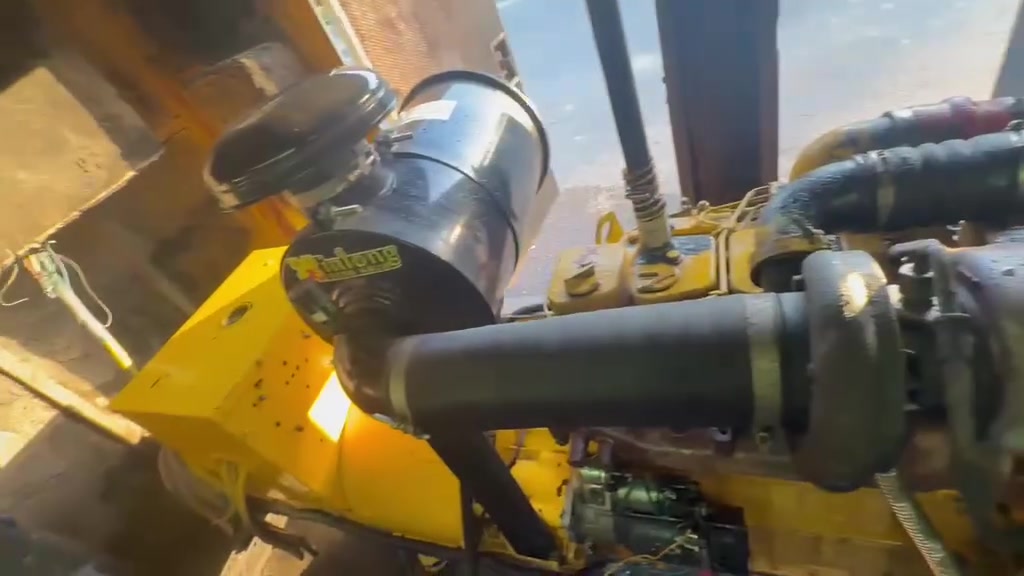 مولدة نوع كمنز 102 توليد 150KV
6 سلندر راديتر نحاس امريكي اصل اصل وليس صيني مكينة  فقط بخار تجي تفحص وتشوف بعينك السعر 37 وبيها مجال مكاني بغداد السيدية ***********
