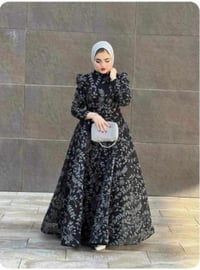 مقاس ٣٨/٤٢ • ملبوس مره وحده