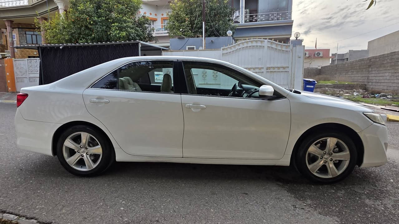 سلام عليكم للبيع فقط 
كامري موديل 2012 خليجي شركة جهان
رقم سنوية جديد هزه جديد لحد ٢٠٣١ 
سنوية بسمي شرط تحويل وكالة 
سيارة مكفولا كفاله عامة من دعاميه لد دعاميه 
قطعتين تبريد حساسات كير محرك شرط مكفولا
عنوان كركوك / طوز خورماتو  سعر ١٥٢ وبي مجال 
*********** رجئن مكلف بنشر لا تجي خاص
