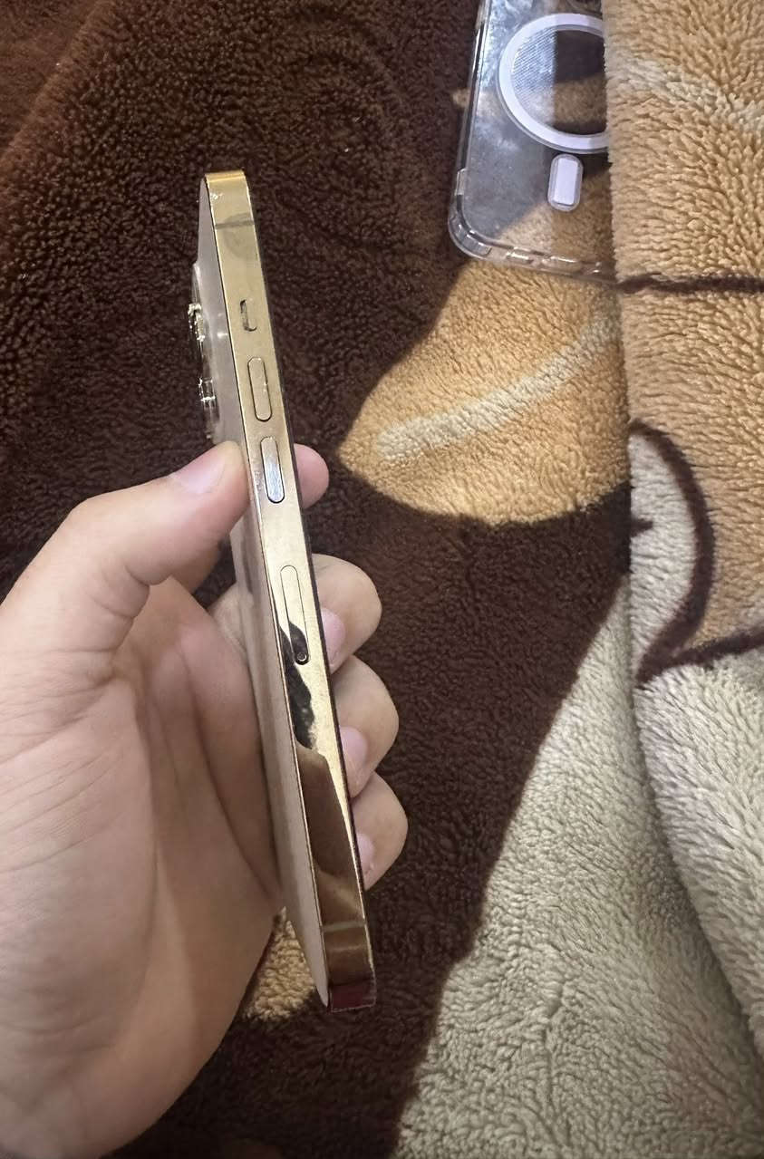 السلام عليكم
ايفون 13 برو للبيع
ذاكرة 128
بطارية 70
الجهاز اول منزل اخذته لحد هسه ويايه ممفتوح نهائياً نهائياً ضمان ماستر 
الكارتونه ويا موجودة 
الجهاز نضيف شرق اوسط 
(السعر 550 الف ) وبي مجال بسيط 
(مكاني بغداد حي الخضراء )


**إذا كنت صاحب هذا الإعلان وتريد حذفه لأي سبب، رجاءا أرسل رسالة إلى الدعم الفني**