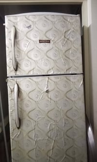 مكلفه بالنشر ثلاجه تشتغل مستعجلين لان ا ننقل من شقه ٠٧٧٠٠٢٨٧١٠٦ واتساب...