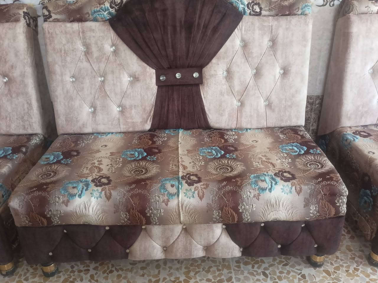 ديوان للبيع سعر 375 وبي مجال للاستفسار على الخاص


**إذا كنت صاحب هذا الإعلان وتريد حذفه لأي سبب، رجاءا أرسل رسالة إلى الدعم الفني**