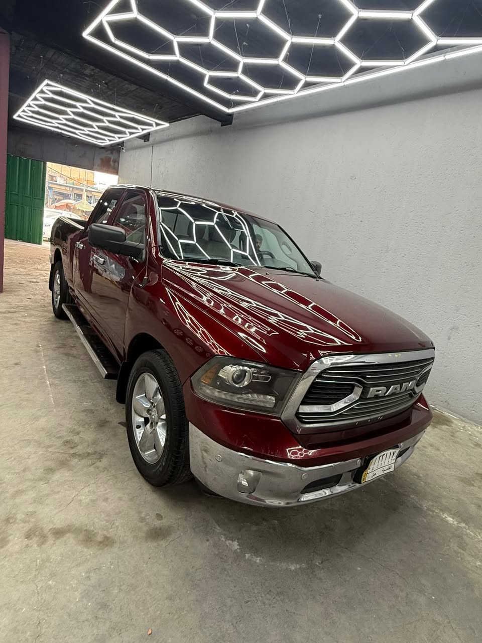 السلام عليكم
دودج رام كلاسك موديل 2018

محرك هيمي 5.7 

فئة LONE STAR

 باب قصير بدي طويل

السيارة وارد امريكي وصور الحادث مرفقة 

السيارة ماشية 260 الف كم

مكان السيارة السماوة

السعر 170$

للاستفسار ***********
