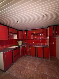 كاونتر للبيع السعر 200الف وبي مجال للستفسار اتصل 07715714414