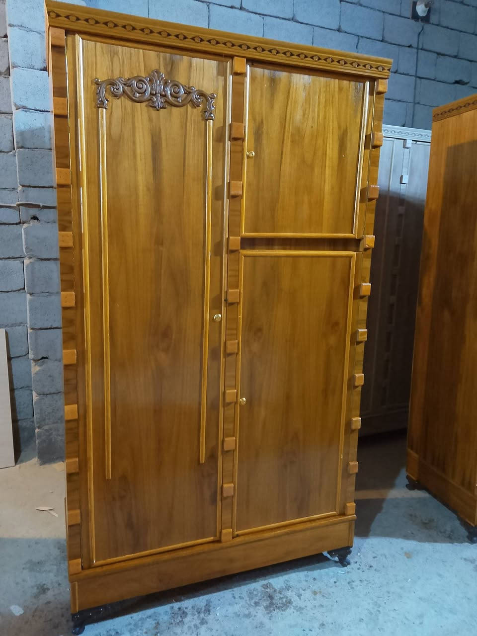 السلام عليكم ورحمة الله وبركاته 
بوفيات افراش مغتلف القياسات شغل ثقيل وشغل وسط 
وكناتير مغتلف القياسات شغل ثقيل وشغل وسط 
درجه اولئ بسعار مناسبه مع الصبغ وبدون صبغ 
توصيل مجاني لجميع المحافظات جمله فقط ان شاء الله 
مفرد ممتوفر بس داخل بعقوبه العنوان ديالئ بعقوبه بهرز 
الاسعار هيه 
بوفيه قياس مترين وسط 100 مع الصبغ بدون صبغ 85 
بوفيه قياس مترين اونص 105 مع الصبغ بدون صبغ 90
بوفيه قياس متر اونص 85 الف مع الصبغ بدون صبغ 70 
كنتور 2 باب مع الصبغ 120 الف بدون صبغ 110
كنتور 3 باب مع الصبغ 190 الف بدون صبغ 170 الف 
كنتور 4 باب 240 الف مع الصبغ بدون صبغ 215
رقم الهاتف 
***********
@إشارة
