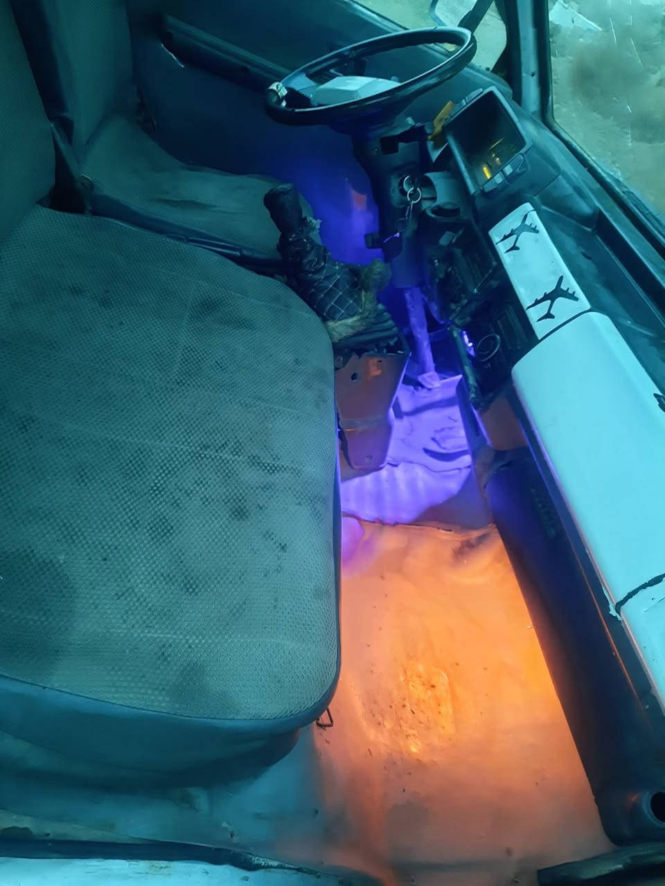 سلام عليكم كيه بسته موديل 93رقم واسط الماني سنويه صاقطه بل 19 كير ومحرك وكسل مكفول كفاله عامه تخم تاير شواصي بس واحد مصلح كهربائيات كله شغاله سياره خير من الله  ماندل راعيه اتكفل بعشائر وسرقات مكان سياره محموديه الطيفيه سياره ماداكه غرامات ابيع هل موجود. سعر 22 ***********.     ***********
