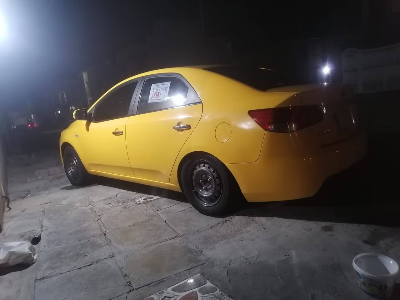 سلام عليكم كيا سيراتو مديل 2010 سياره جاهزه مكينه كير حدايا تخم تاير صبغه جديده بسمي رقم انكليزي بصرة مصفره هئيه وغرامات سعر 90 وبيه مجال ناصريه ***********

