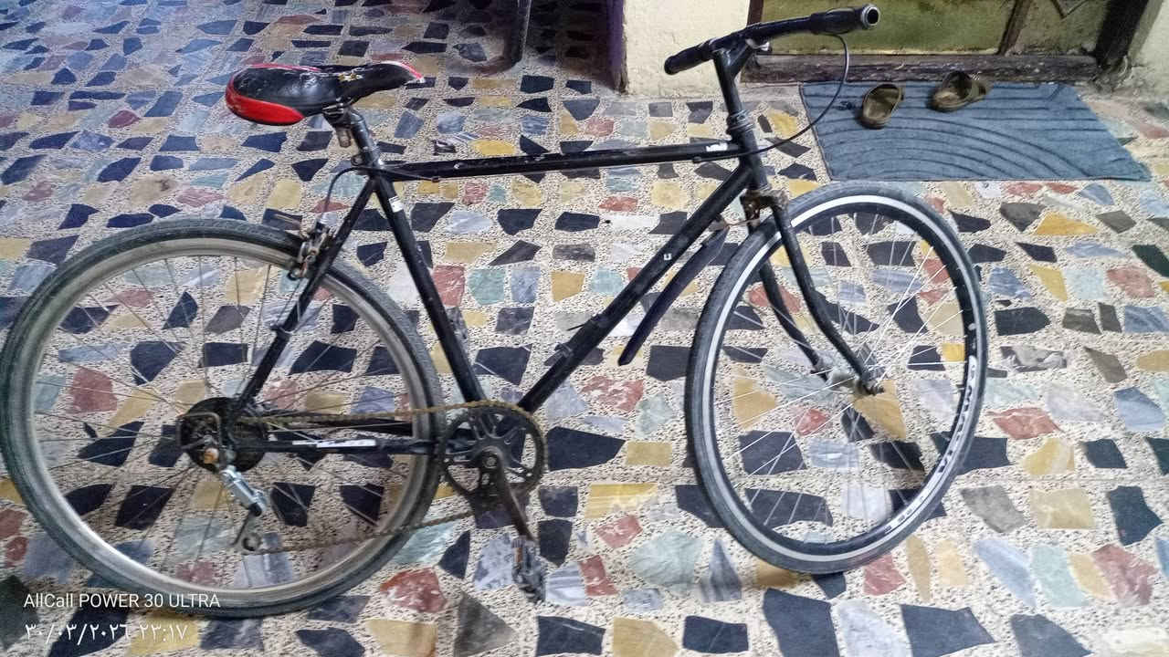 السلام عليكم بايسكل سي 700 ياباني شغل كلش نضيف  عوزه كير بريك امامي  سعره 40الف مكاني بغداد مدينه الصدر الهاتف ***********
