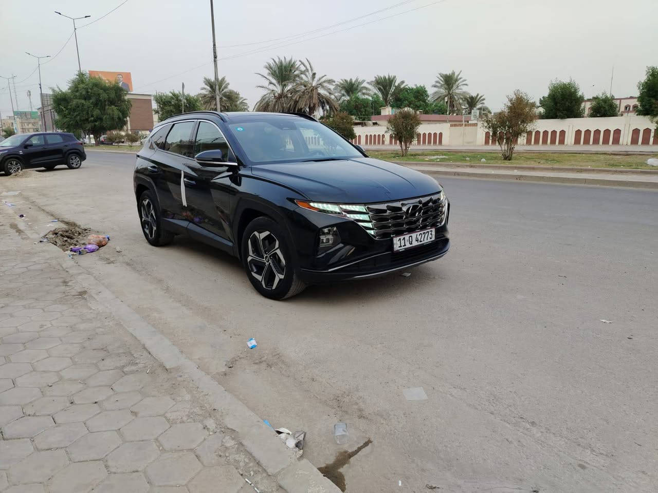 سلام عليكم ورحمة الله وبركاته سياره توسان أمريكي فول موصفات موديل ٢٠٢٢ سياره كلش حلوه موصفات كير دكم خمس كامرات قطعتين تبريد مكينه جبيرة تمشي بانزين عادي بدون ادونز شرط توقف ذاتي تقدم وترجع ريموت تشغيل عن بعد  حساس امامي وخلفي كشنات جلد تدفئه وتبريد شنو بالك بيه مزوعه موصفات رقم بغداد بسمي ماشيه سيارة ٥٤ الف كيلو مو ميل وسونار مرفق ويا صور معروضه  180  وبيه مجال رقم هاتف ***********
