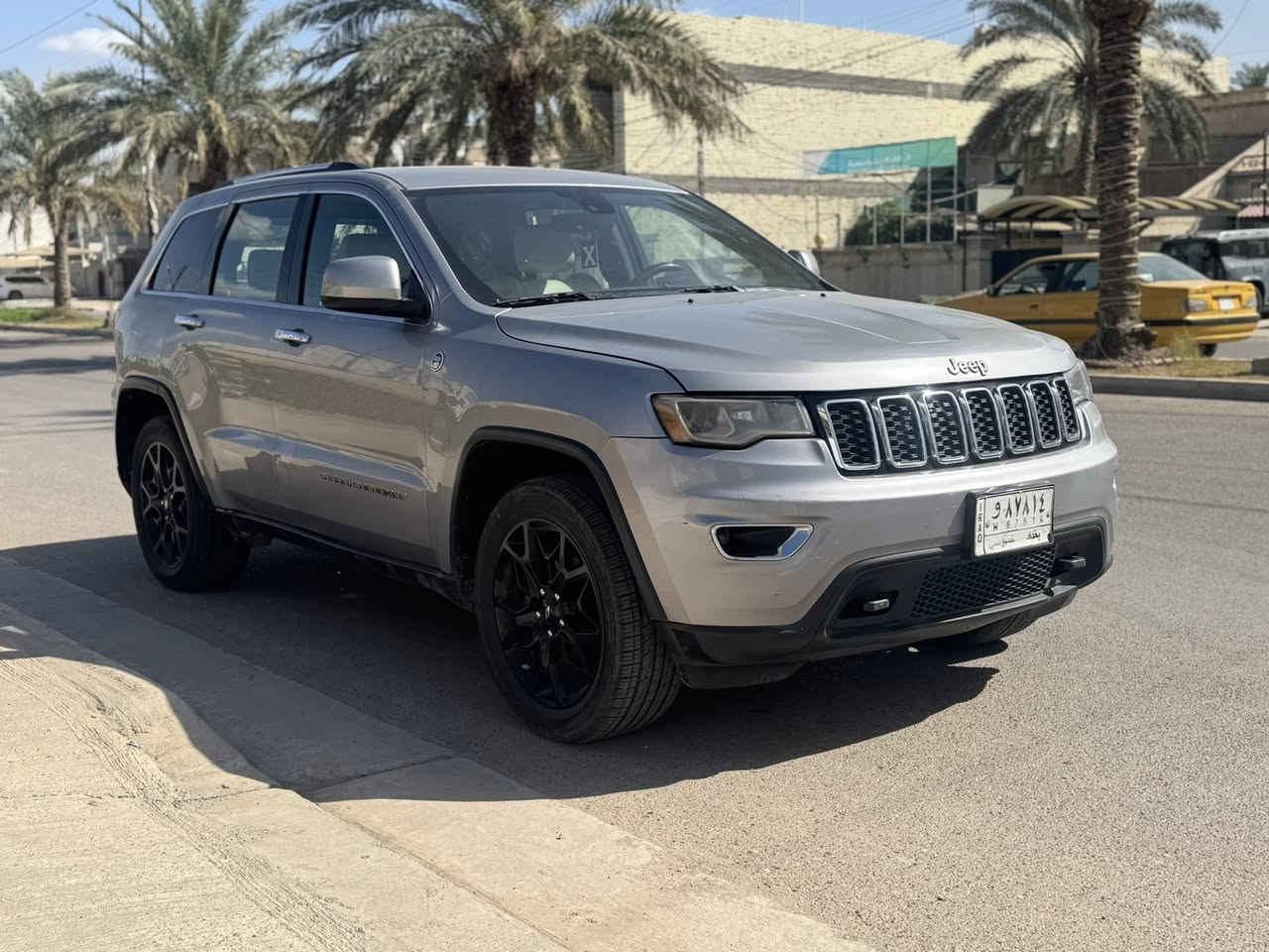 السلام عليكم
جيب لاريدو 2017 وارد امريكي حادثها جاملغ خلفي وقبق صندوك بدون ايرباك ومنزل صور الحادث داخل المنشور وهنا ب العراق بيها ربع البنيد صبغ
مواصفات نص فول محرك 3600 سياره جاهزه
العنوان بغداد السيديه
السعر 185$
للاستفسار ***********
