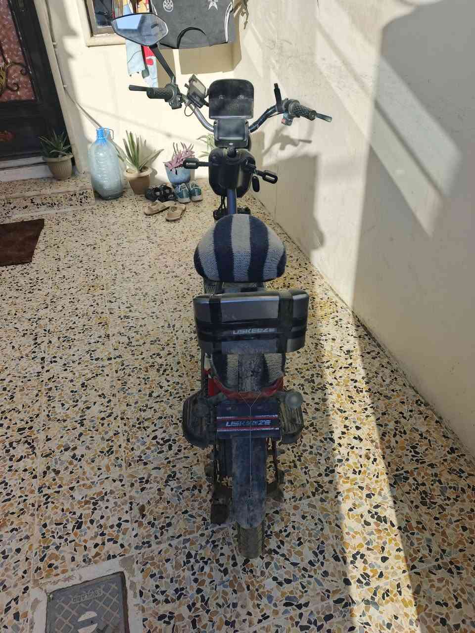 سلام عليكم
ماطور شحن الحجم 20
ناقصو بطاريات بس
السعر 170وبي مجال 
***********
مكاني الايسر قرب دائرة المرور
