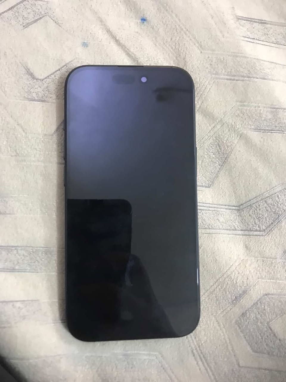 اسلام عليكم ١٥ عادي جهاز كلش نضيف ماستر
بطاريته٨٧ مبدل فقط شاشه  فيس ايدي شغال كلشي بيه شغال 
السعر ٦٢٠ مجال قليل مكاني الشرطه خامسه او السيديه
للتواصل فقط هذا الرقم 👇🏻
***********
