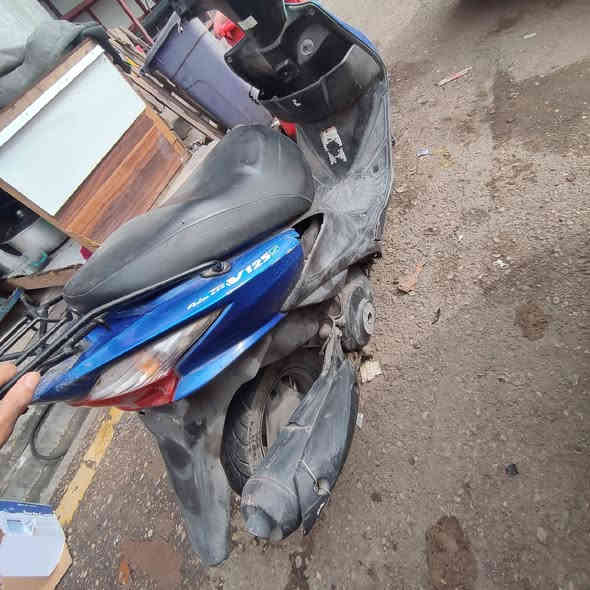 دراجه ادرس ياباني كفر لايت مبدل ضربه من الصفح بسيطه سعر ٣٥٠ الف قفل كلشي شغال بيه مكاني كوت
***********
***********
