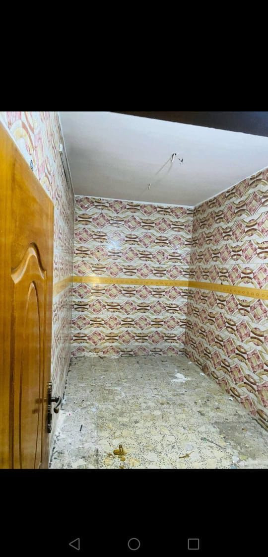 سلام عليكم مشتمل للبيع بلشعب خلف نادي لعربي قرب عياده اللاسنان شارع 20م مساحه لبيت سند 40واقع حال 57 واجهه 2,90م نزال 20 تفاصيل لبيت يحتوي على طرمه صغيره استقبال حولي خدمات 3غرف نوم وخدمات فوك وجوه سعر البيت مناسب مناسب مناسب للاستفسار مكتب شعب للعقار بادره حـسـيـن للاستفسار اكثر أتصل على رقم الهاتف :***********
