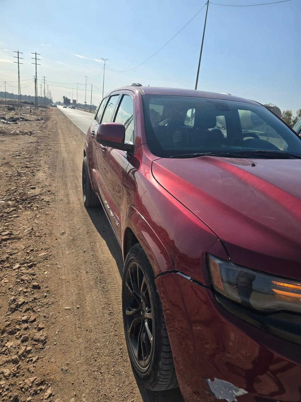 جيب 2012 محدث2021 هيمي فول مواصات السعر 150 الضرر قطعتين جاملغ امامي وخلفي للاستفسار *********** واتس اب
