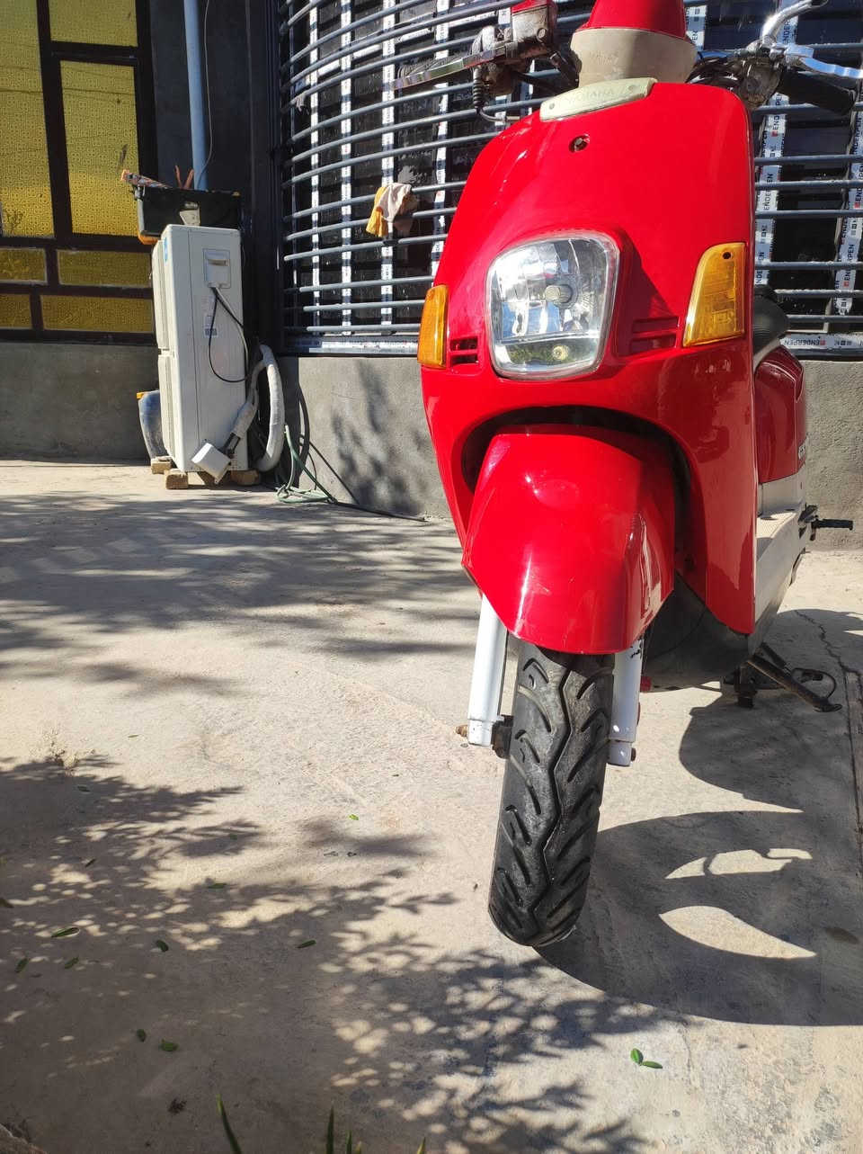 بوليسي للبيع
***********
