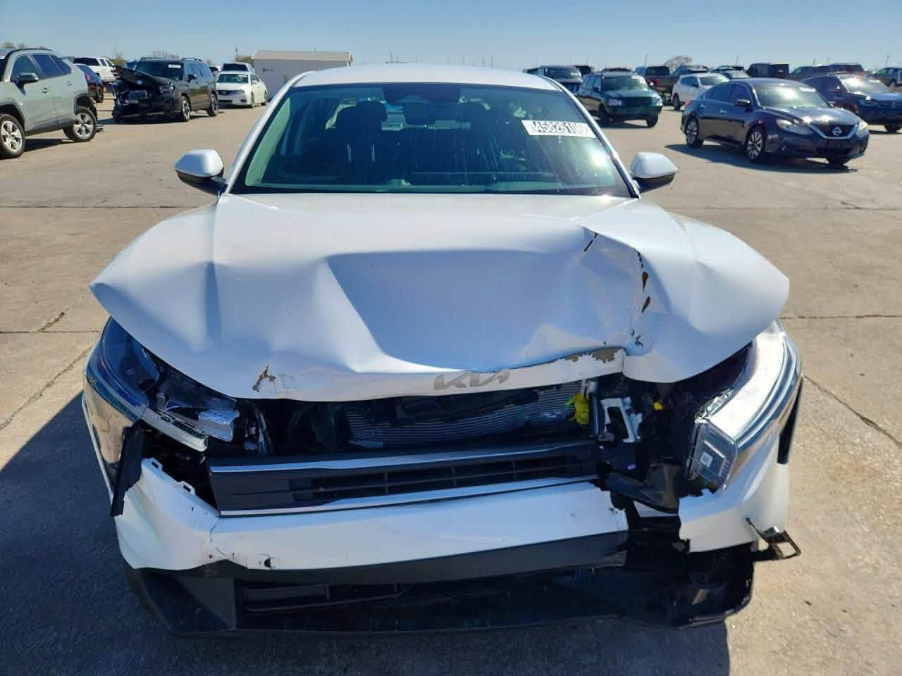 سلام عليكم كي فور قطعه وحده تعتبر كلين تقرير ماشيه 700 ميل زيرو وارد امريكي لون مميز ابيض موديل 2026 مكفوله عدى  حادثها كدام عينك سيارة قريبة الوصول الى عمان سيارة. جديدة للستفسار اكثر ***********  بي واتساب
