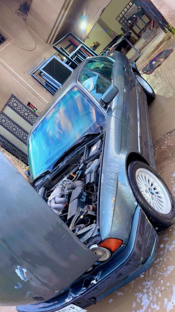 بي ام525اصل.                                                                       رقم نينوى مشروع وطني.                                                     موديل 1989.                                                                      مكينه وكير خير من الله.                                                       تبريد ثلجج.                                                                       حداديه وصدر جديد.                                                                   تايرات تخم جديد.                                                                 وياله تخم جديد.                                                                السعر 50وبيه مجال.                                                     للاستفسار *********** بي واتساب                                          غير متواجد عله الفيس
