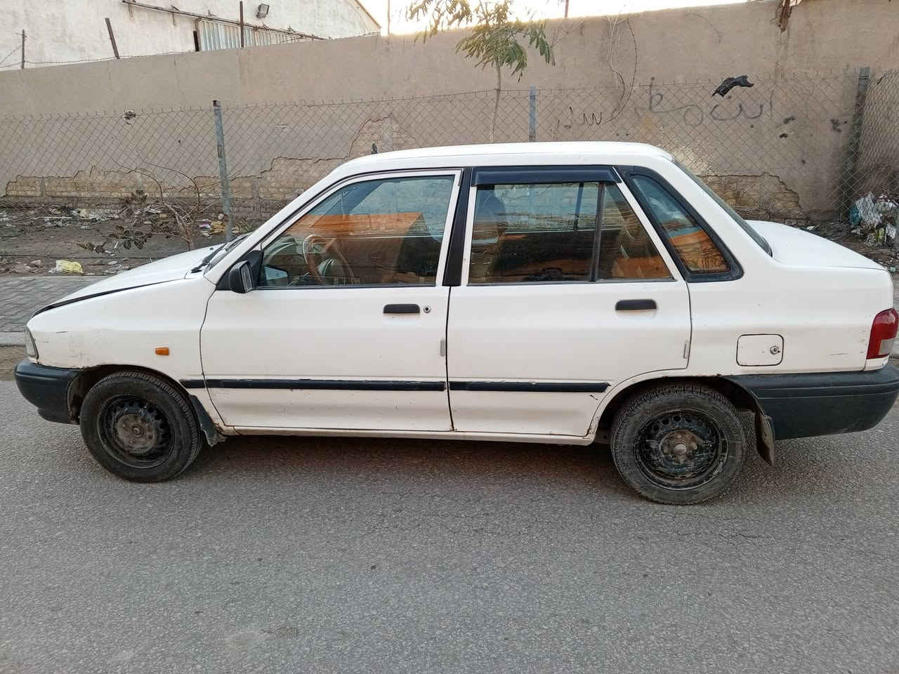 السلام عليكم
سايبه مديل 2015

رقمه قادسيه تنتهي السنويه لحد شهر 6

بيه مشكله بالكير يفلت الرابع 

امبدل بس جاملغ سياره دوشمته حلو 

ابيعها على هل حطه 

تخم تاير جديد هيه ولحداديه

رايده 30 قفل 
***********
