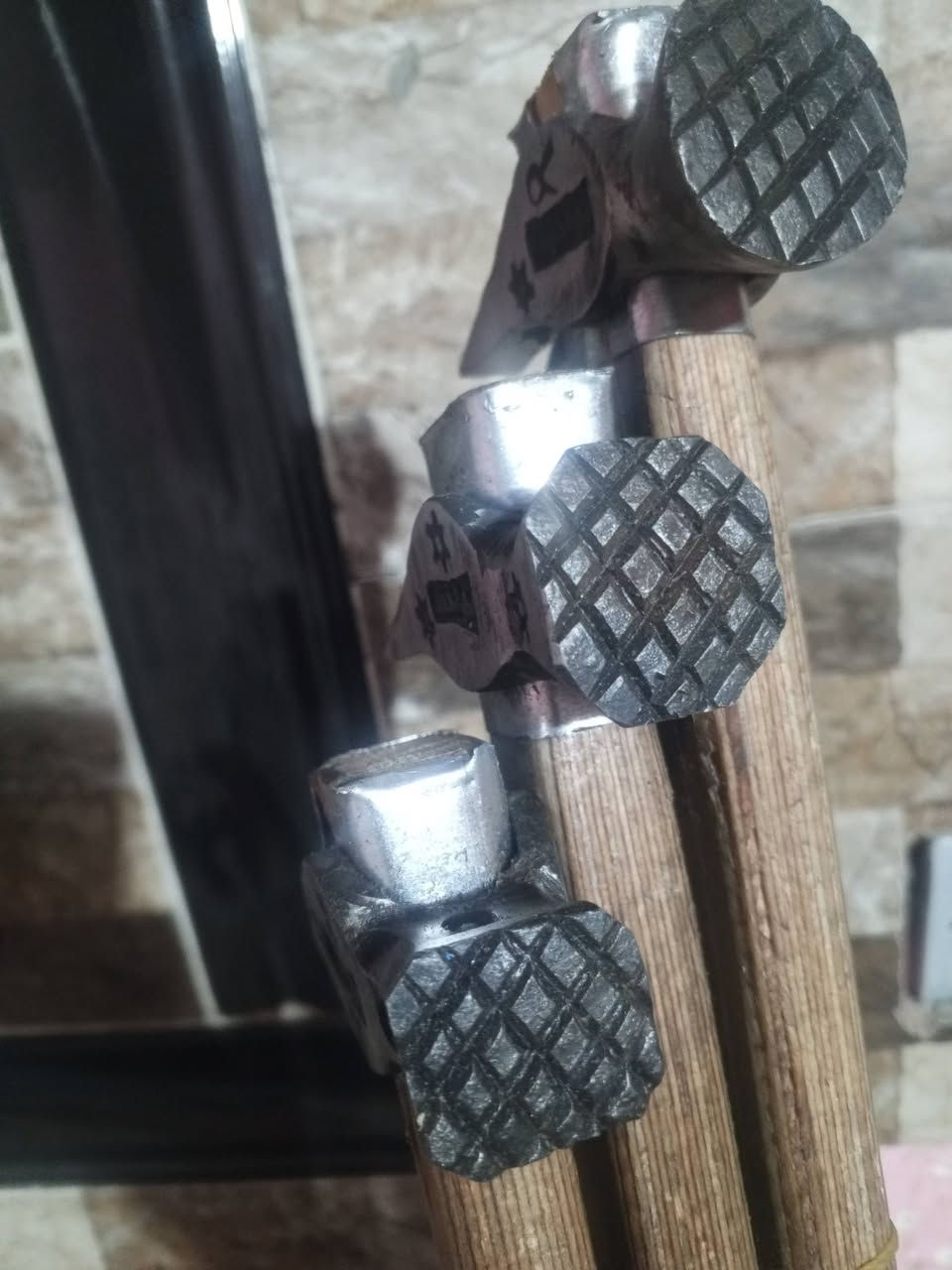 #النجارين
وفرنالكم اجود انواع المطارق المصري  
وفرنالكم جاكوج مصري بطول ٥٠ سنتيم 
يحتوي عله ثلاثه انواع 
🔥( دائري ، مصفح ، مربع ) 🔥
حرجايه مصريه ٣ جيب الكبيره 
و٢ جيب العميقه 
حزام جلد  حلقه جاكوج جلد
يوجد توصيل جميع محافظات العراق ..مجاني.. 
🇮🇶 
للحجز مراسله الصفحه او اتصال
***********   واتساب 
***********   واتساب
ان شاءالله الرزق الوفير للجميع
