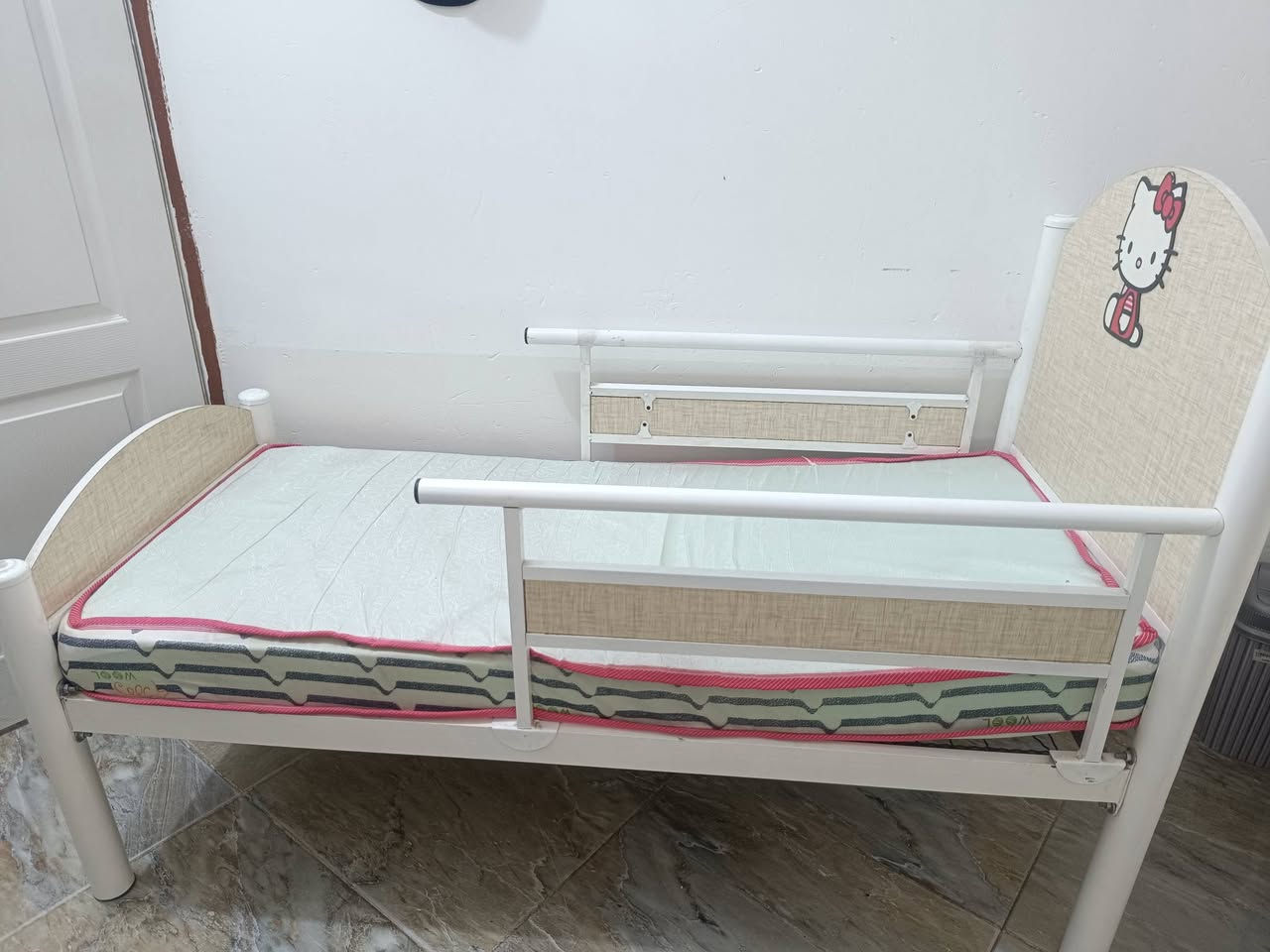 السلام عليكم سرير أطفال مع الدوشك للبيع مع ميز بلازمة


**إذا كنت صاحب هذا الإعلان وتريد حذفه لأي سبب، رجاءا أرسل رسالة إلى الدعم الفني**