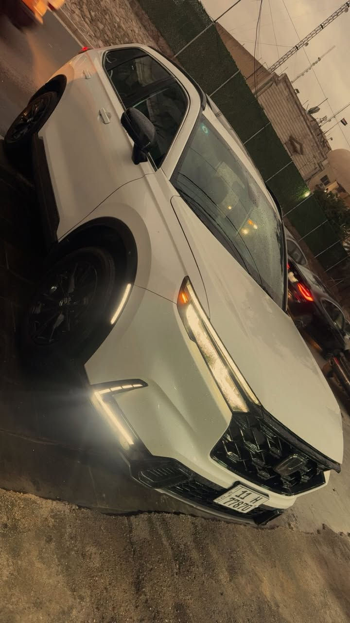 السلام عليكم
هوندا هايبرد cr-v sport 
موديل 2025
ماشية 10,000
فول مواصفات 1/1 
كلين تايتل مكفولة كفالة عامة 
السعر 26,000$
***********
