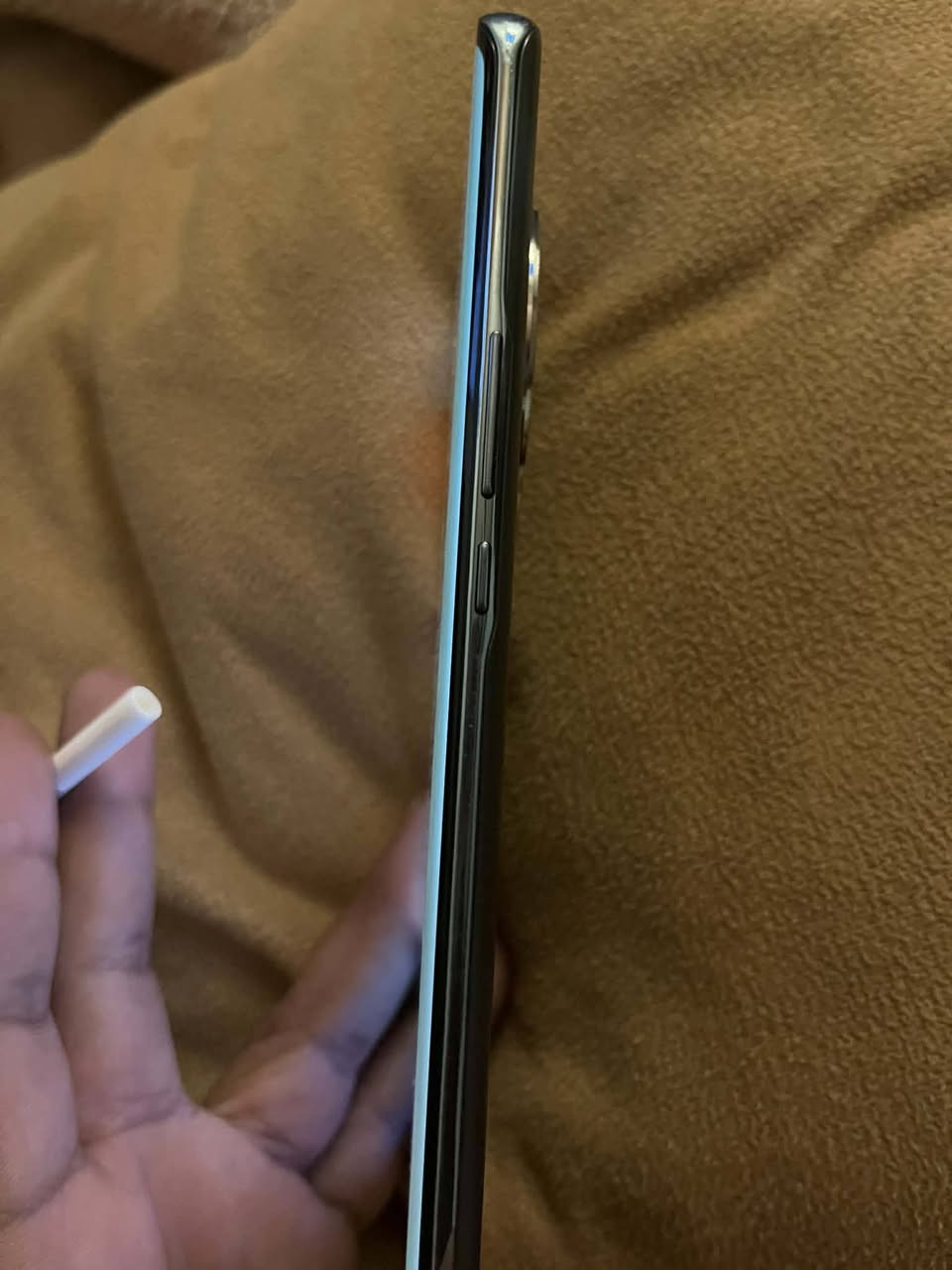 سلام عليكم هونرx9بي ذاكره256جهاز جديد معنه الكلمه شخطه مابي بدون ملحقات وسعر250قفله رقمي***********
