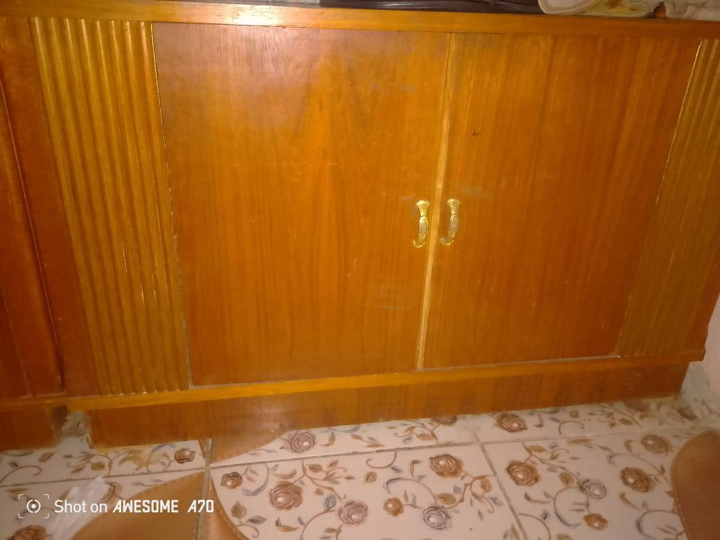 غرفه صاج عراقي ثقيل للبيع نضيفه كامله الاتصال بلرقم ***********
نضافه 90 بلميه 
مع كنفرا حجم 40 سعر 300
مع مكيف ميديا 300 سعر
توصيل حسب الاتفاق

مكاني ديالى
