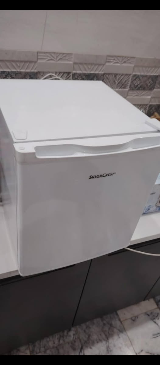 ثلاجه مكتبيه مال غرفه سلفر كرست جديده غير مستخدمه 
السعر 100الف شامل التوصيل


**إذا كنت صاحب هذا الإعلان وتريد حذفه لأي سبب، رجاءا أرسل رسالة إلى الدعم الفني**
