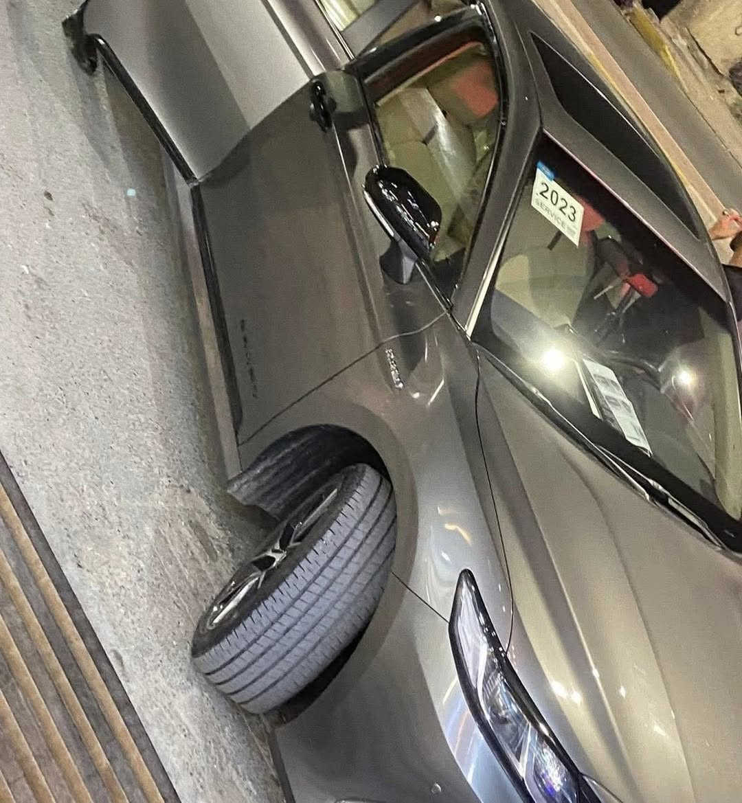 سلام عليكم - للبـيـع فـقـط -
سيارة ب اسمي تحويل مباشر رقم بغداد
كامري خليجي - هايبرد
موديل - 2023 
ماشيه 150 الف
اللون فيلي كلش حـلو 
بارد خفيف BDR باب خلف السايق .!
وجاملخ عكس السايق الورة .!
السعر - دفترين و 30 ورقة 
سيارة تسوة تخبل وحلوة نصبتها وماشاء الله عليها ❤️.
مكـان الانبار الرمادي


**إذا كنت صاحب هذا الإعلان وتريد حذفه لأي سبب، رجاءا أرسل رسالة إلى الدعم الفني**