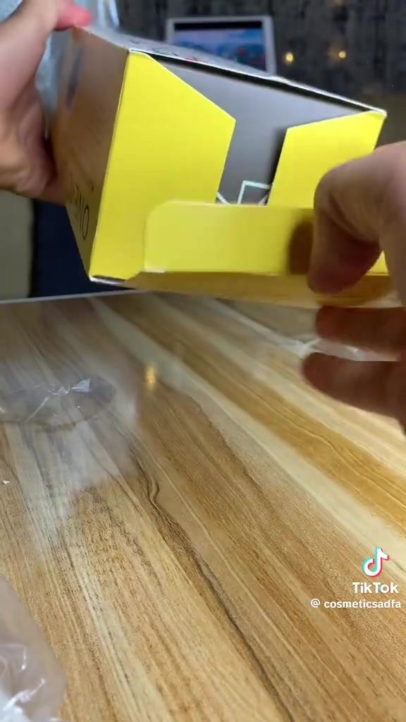 Enzo 🇮🇹 الايطالية 🇮🇹 مميزاتها🔥استشوار   

مميزاتها🔥

✅استشوار ومشط ف نفس الوقت.
✅مجفف الشعر بخطوة واحدة لتجفيف شعرك.
✅(مشط + مجفف + مملس ناعم  )في جهاز واحد
✅تصفيف الشعر في وقت قصير.
✅سهلة الأستعمال.

💥يوجد به ثلاثة مستويات للحرارة قابلة للتعديل لأنواع مختلفة من  الشعر ومشط ف نفس الوقت.


**إذا كنت صاحب هذا الإعلان وتريد حذفه لأي سبب، رجاءا أرسل رسالة إلى الدعم الفني**