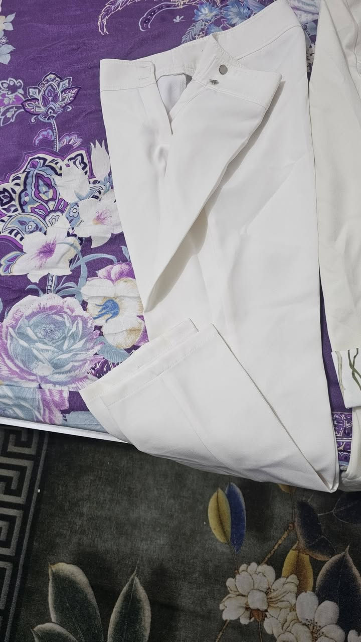 قاط لون اوف وايت يجي قطع 3 من ازياء فينستا الشراء والي ياخذه اودي غسل وكوي عله حسابي


**إذا كنت صاحب هذا الإعلان وتريد حذفه لأي سبب، رجاءا أرسل رسالة إلى الدعم الفني**