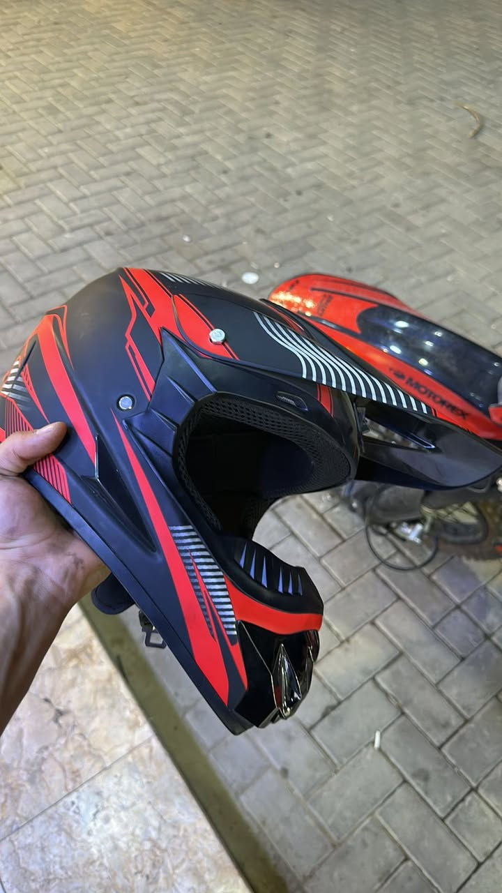 دراجه crx 300cc  موديل 2025 حيل نضيف ماشي حيل قليل تعال وتساب *********** ونتفاهم عل سعر تجي وياها خوذه هديه اصليه  مكاني بغداد
