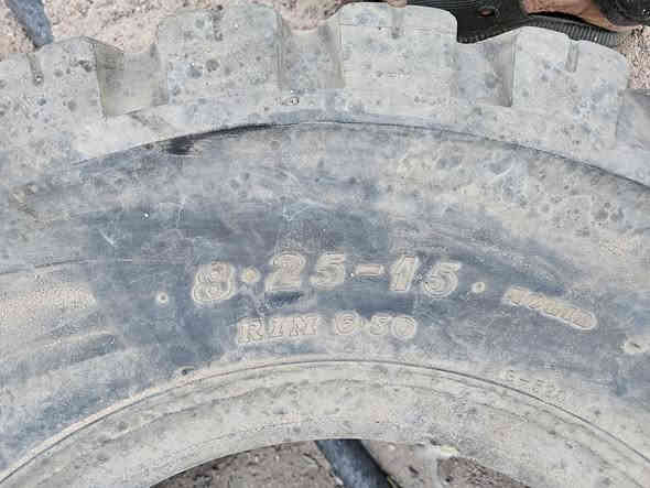 زوج تايرات شوكية الحجم موضحة8.25_15
سعرهن ٢٥٠ قفل   دنلوب كلش نضيفات 
مكانهن الناصرية
***********
