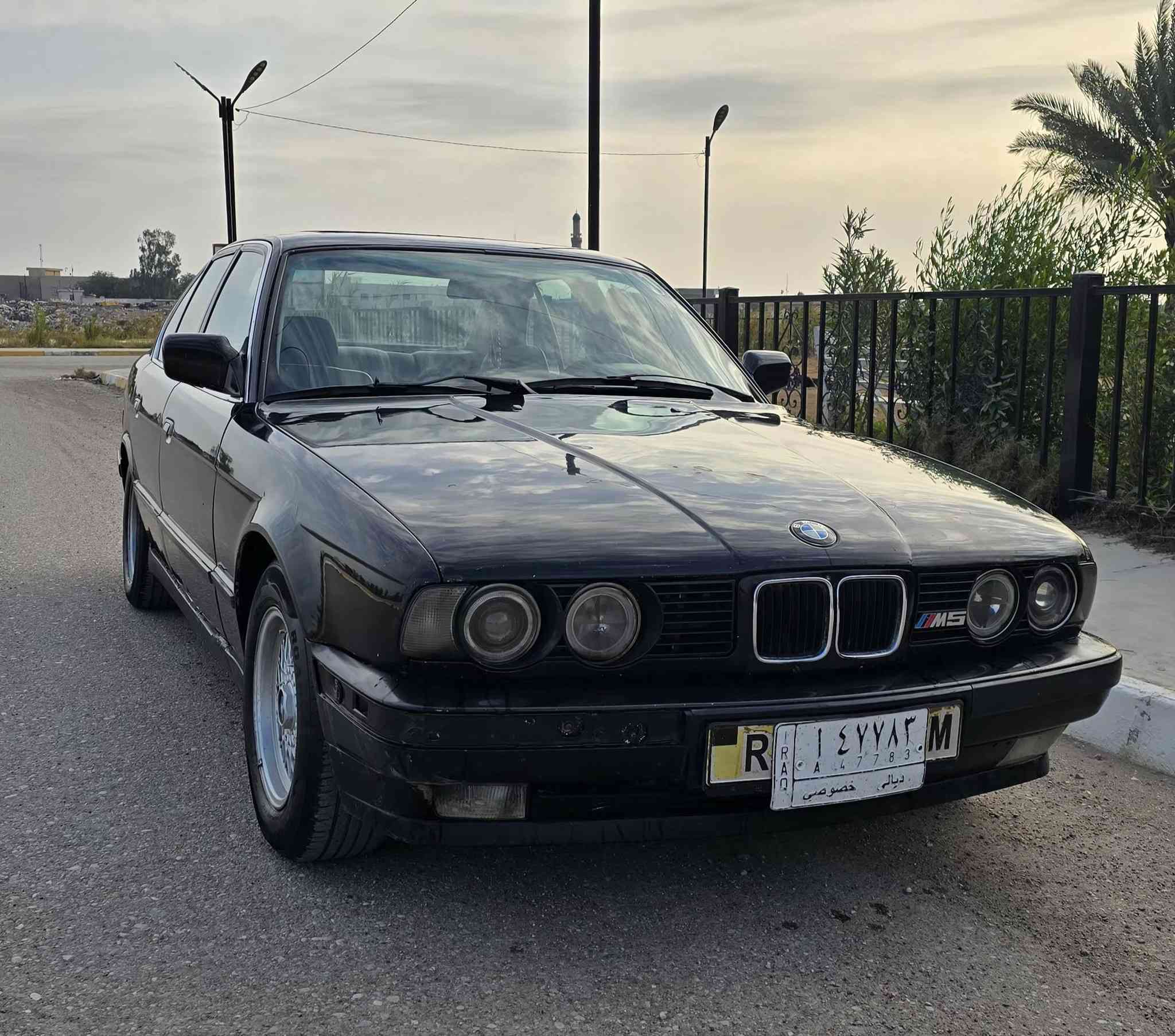 السلام و عليكم
بيع سريع ارخص ٥٢٥ بلعراق تدفئة تبريد جاهزة للاخير كير محرك اكسل جاهزة كير عادي بيهة ملاحظات بسيطة رقم ديالى بسمي السعر ٣٨ورقة و بيهة مجال 
لتفاصيل اكثر على رقمي
***********
